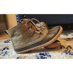 Sorel Out and About boots size 8